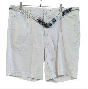 Wallflower White The Luscious Curvy Fit Shorts With Belt Size 20